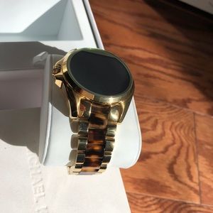 Brand New Michael Kors Gold & tortoise smartwatch!